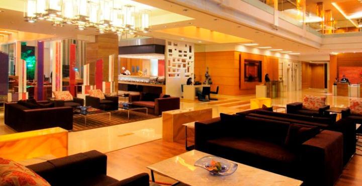 โรงแรมเรดิสัน บลู พูน คาราดี ปูเน่ ภายนอก รูปภาพ The lounge at the airport