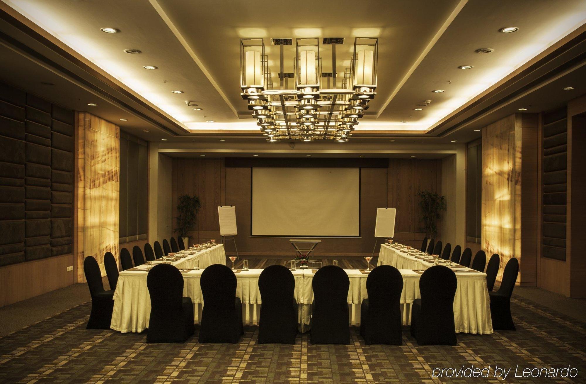 โรงแรมเรดิสัน บลู พูน คาราดี ปูเน่ ภายนอก รูปภาพ Meeting room